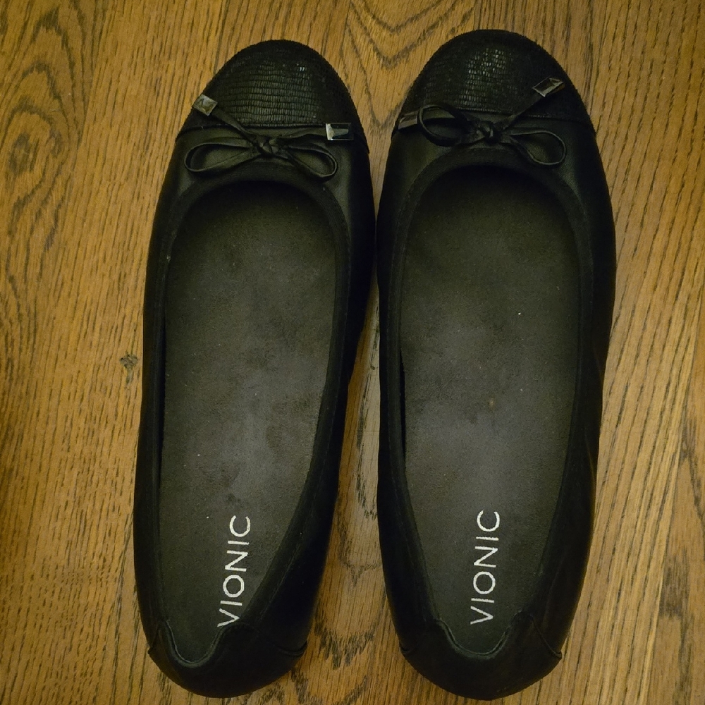 Vionic  Black Flats Women's Sz 9